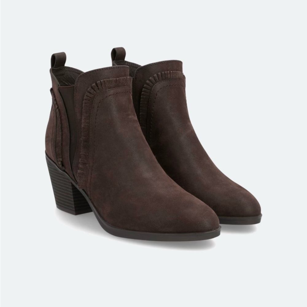 MIA Carrol Heeled Bootie Dark Brown NWOT Size 8